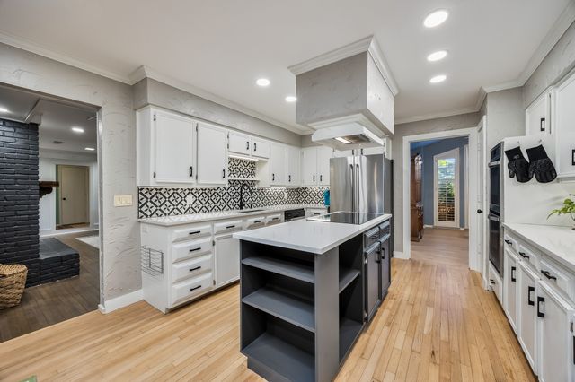 2825 Prairie Creek Drive, Plano, TX 75075