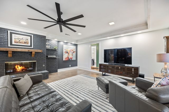 2825 Prairie Creek Drive, Plano, TX 75075