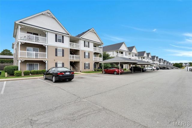 9102 Spring Creek Lane, O'fallon, MO 63368