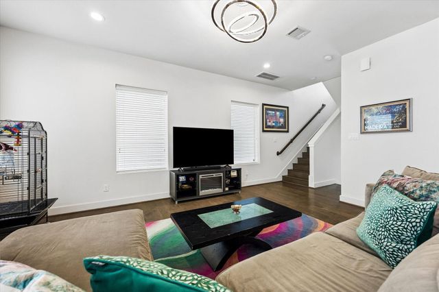 1310 Hussion Street, Houston, TX 77003
