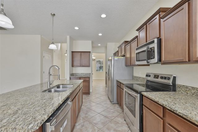 10811 KIRKWALL PORT DRIVE, Wimauma, FL 33598