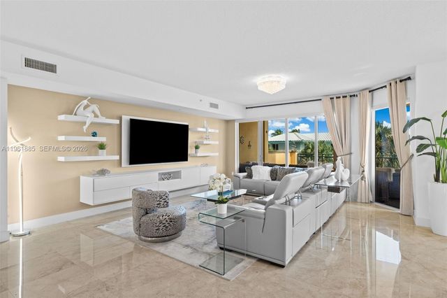 3415 N Ocean Dr 204, Hollywood, FL 33019