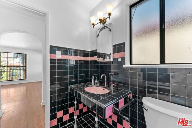 1328 Sierra Alta Way, Los Angeles, CA 90069