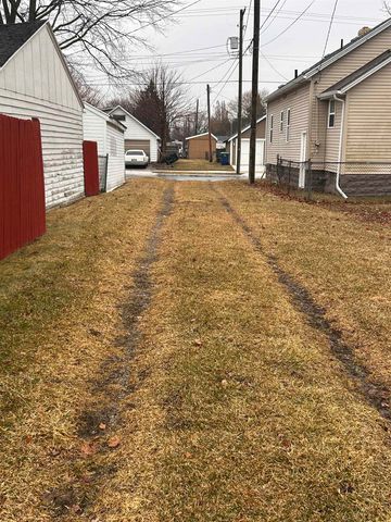 414 S Jackson Street, Bay City, MI 48708