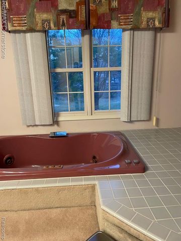 7632 Danbury Circle, West Bloomfield Charter Township, MI 48322