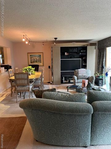 7632 Danbury Circle, West Bloomfield Charter Township, MI 48322