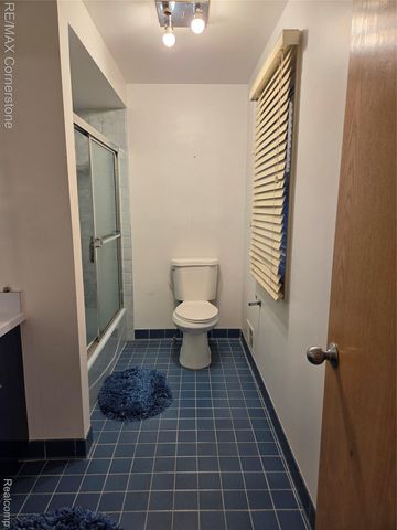 7632 Danbury Circle, West Bloomfield Charter Township, MI 48322