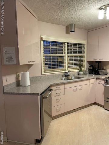 7632 Danbury Circle, West Bloomfield Charter Township, MI 48322