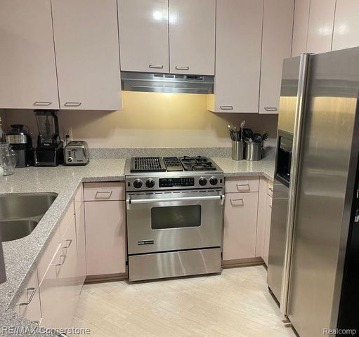 7632 Danbury Circle, West Bloomfield Charter Township, MI 48322