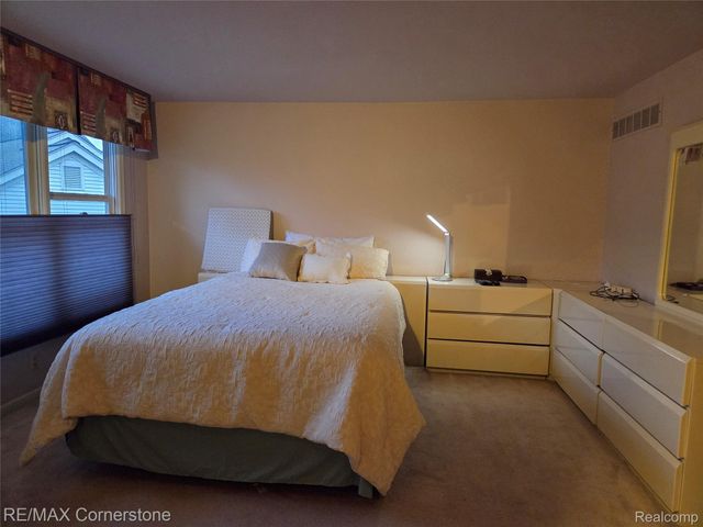 7632 Danbury Circle, West Bloomfield Charter Township, MI 48322