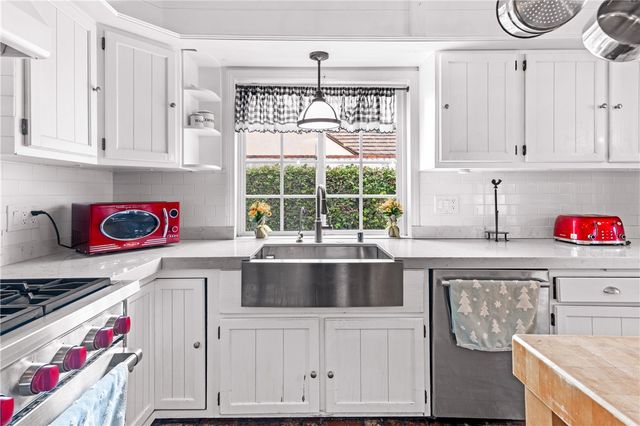 6233 Orion Avenue, Van Nuys, CA 91411