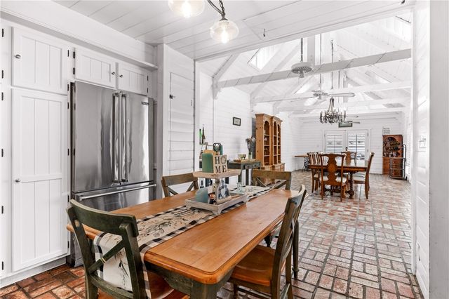 6233 Orion Avenue, Van Nuys, CA 91411