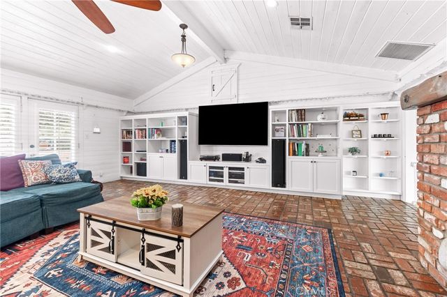 6233 Orion Avenue, Van Nuys, CA 91411