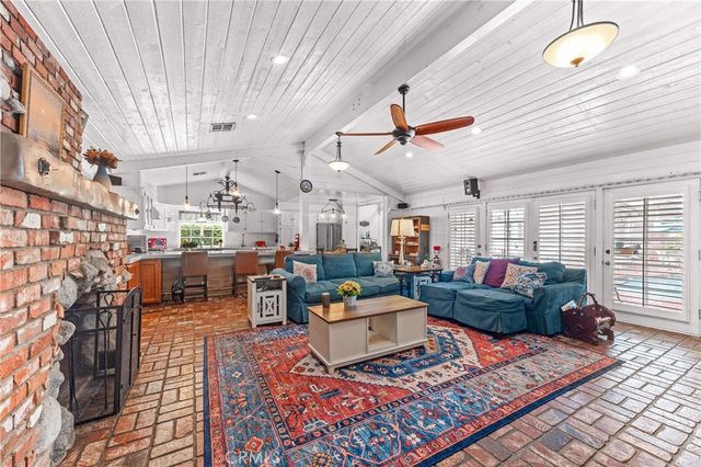 6233 Orion Avenue, Van Nuys, CA 91411