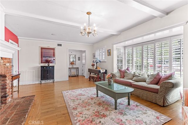 6233 Orion Avenue, Van Nuys, CA 91411