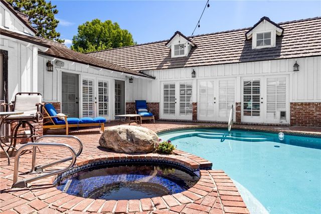 6233 Orion Avenue, Van Nuys, CA 91411