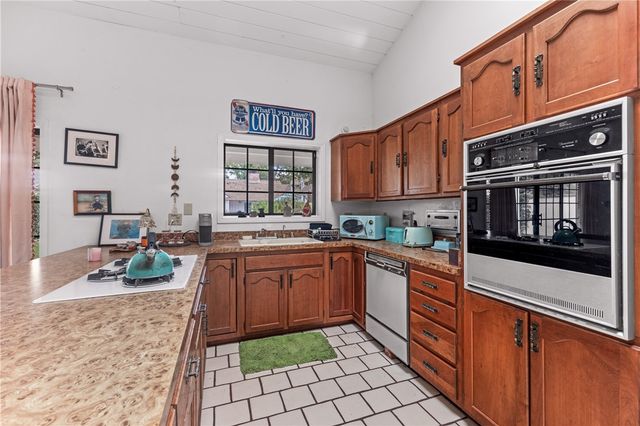 6233 Orion Avenue, Van Nuys, CA 91411