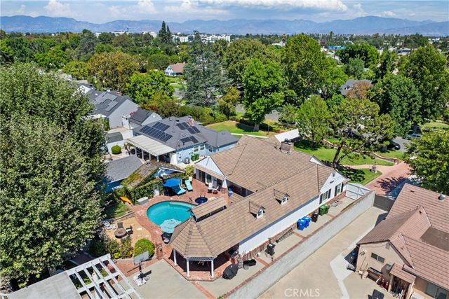 6233 Orion Avenue, Van Nuys, CA 91411