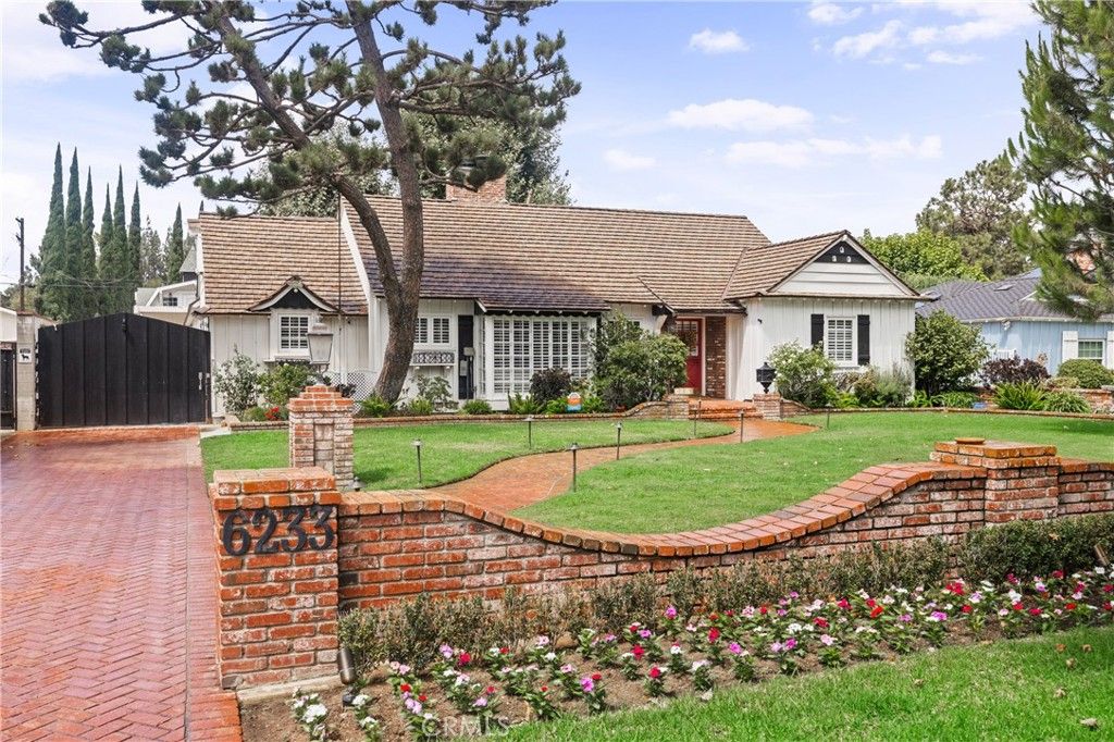 6233 Orion Avenue, Van Nuys, CA 91411