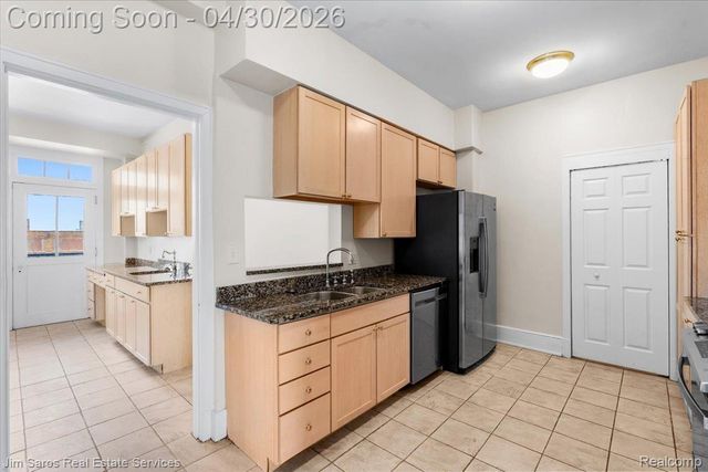 2900 E Jefferson Avenue C3, Detroit, MI 48207