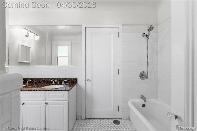 2900 E Jefferson Avenue C3, Detroit, MI 48207