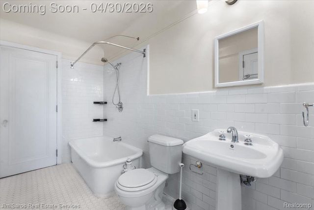 2900 E Jefferson Avenue C3, Detroit, MI 48207