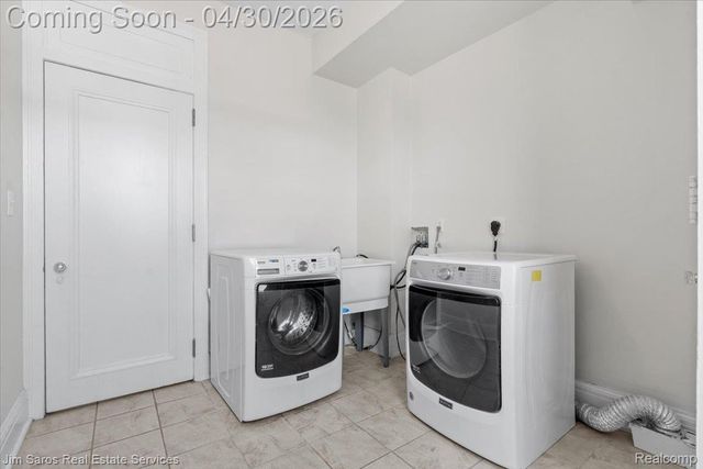 2900 E Jefferson Avenue C3, Detroit, MI 48207