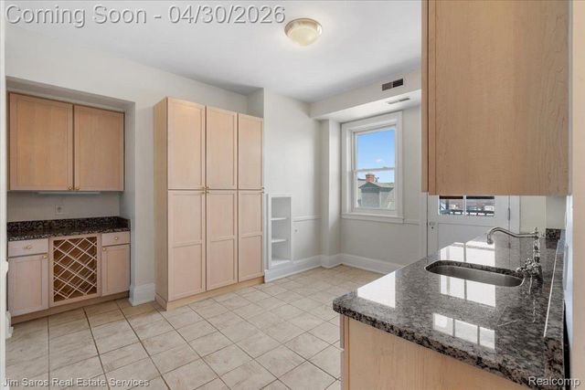 2900 E Jefferson Avenue C3, Detroit, MI 48207