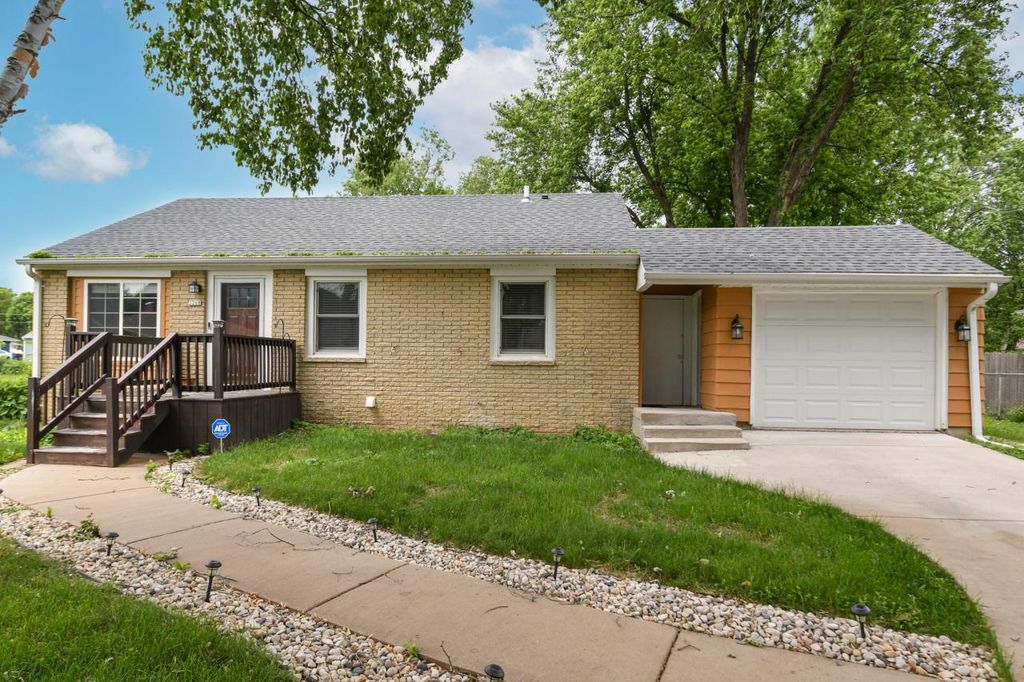 3268 W Birchwood AVENUE, Milwaukee, WI 53221