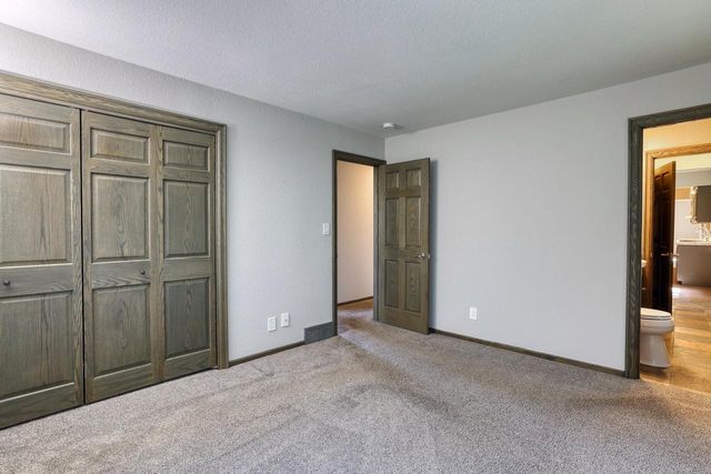 10133 N Meadow LANE, Mequon, WI 53092