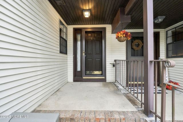 276 Longwood Drive, Manalapan, NJ 07726