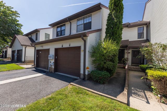 276 Longwood Drive, Manalapan, NJ 07726