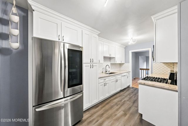 276 Longwood Drive, Manalapan, NJ 07726