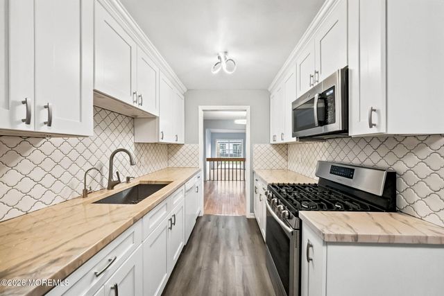 276 Longwood Drive, Manalapan, NJ 07726