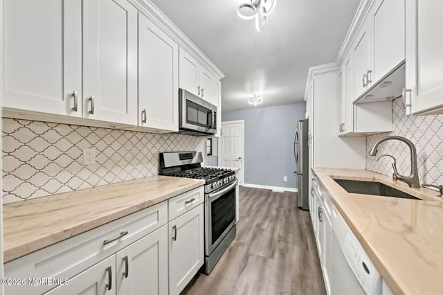 276 Longwood Drive, Manalapan, NJ 07726
