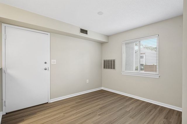 6 Beals Cove B, Hingham, MA 02043