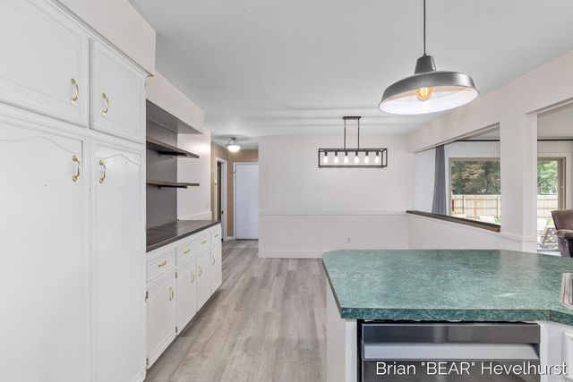7520 Windgate Drive, Jenison, MI 49428
