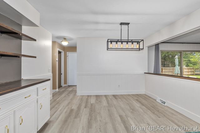 7520 Windgate Drive, Jenison, MI 49428