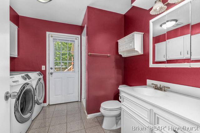 7520 Windgate Drive, Jenison, MI 49428