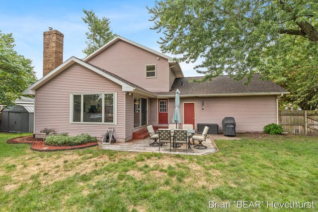 7520 Windgate Drive, Jenison, MI 49428