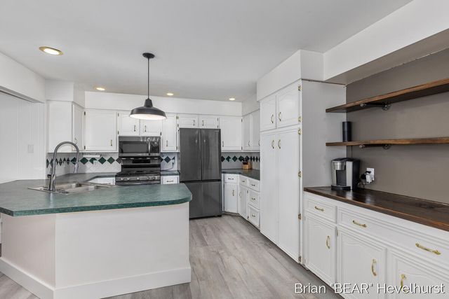 7520 Windgate Drive, Jenison, MI 49428