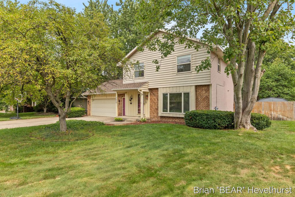 7520 Windgate Drive, Jenison, MI 49428