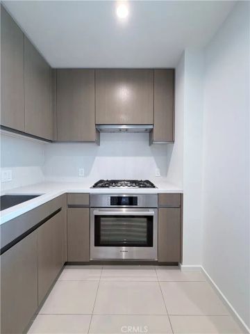 889 Francisco Street 2901, Los Angeles, CA 90017