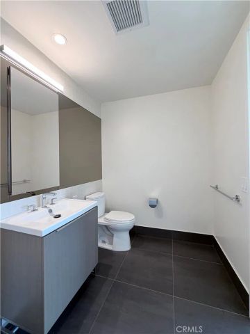 889 Francisco Street 2901, Los Angeles, CA 90017