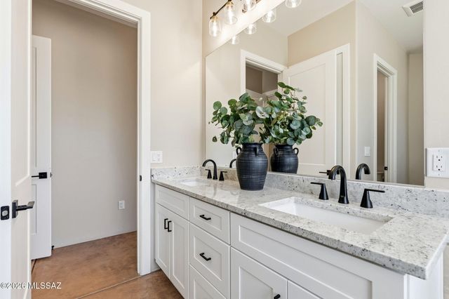 3240 N Bouchard Place, Tucson, AZ 85749