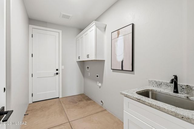 3240 N Bouchard Place, Tucson, AZ 85749