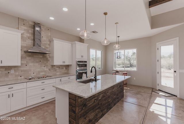 3240 N Bouchard Place, Tucson, AZ 85749