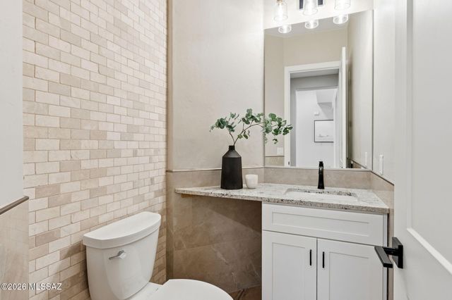 3240 N Bouchard Place, Tucson, AZ 85749
