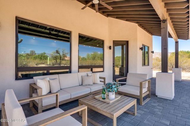 3240 N Bouchard Place, Tucson, AZ 85749