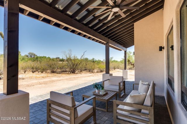 3240 N Bouchard Place, Tucson, AZ 85749